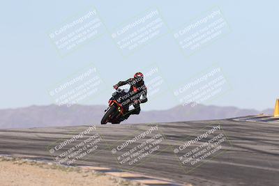 media/Dec-01-2025-Moto Forza (Mon) [[2daa91e15f]]/2-Intermediate Group/Session 2 (Turns 9 and 10)/